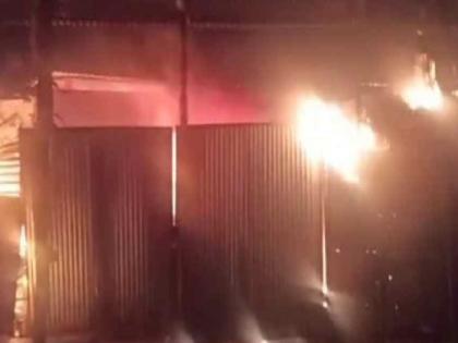 Panchgani vegetable market gutted by fire; Seven shops destroyed, loss of lakhs  | Satara: पाचगणी भाजी मार्केटला भीषण आग; सात दुकाने खाक, लाखांचे नुकसान 