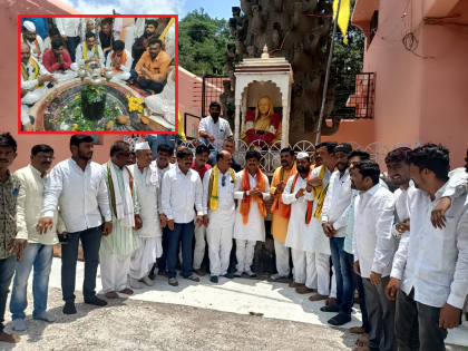 Parli tour of MLA Gopichand Padalkar; took darshan of Lord Vaidyanath on the occasion of Shravan month | आमदार गोपीचंद पडळकर यांचा परळी दौरा; श्रावण मासानिमित्त घतले प्रभू वैद्यनाथाचे दर्शन