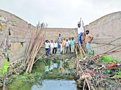 Movement of farmers in Padalasare dam | पाडळसरे धरणस्थळी शेतकऱ्यांचे आंदोलन