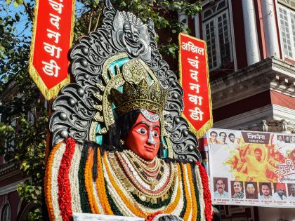 happy new year to the sound of drums organizing procession at various places | नववर्षाचे जोरदार स्वागत; ठिकठिकाणी शोभायात्रांचे आयोजन, पारंपरिक वेश, कवायती ठरल्या आकर्षण