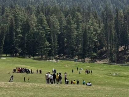 Terrorists celebrated by firing in the air after killing 26 people in Pahalgam, eyewitness makes a big revelation | पहलगाममध्ये २६ जणांना ठार मारल्यानंतर दहशतवाद्यांनी हवेत गोळीबार करून आनंद साजरा केला, प्रत्यक्षदर्शीने केला मोठा खुलासा Terrorists celebrated by firing in the air after killing 26 people in Pahalgam, eyewitness makes a big revelation | पहलगाममध्ये २६ जणांना ठार मारल्यानंतर दहशतवाद्यांनी हवेत गोळीबार करून आनंद साजरा केला, प्रत्यक्षदर्शीने केला मोठा खुलासा