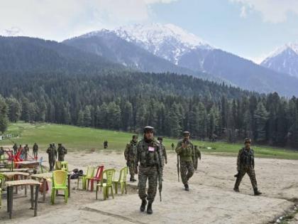 Terrorist asked, are you Kashmiri? Jalna youth claims: Emailed NIA after seeing the drawing | दहशतवाद्याने विचारले, आप काश्मिरी हो क्या? जालन्यातील युवकाचा दावा : रेखाचित्र पाहताच ‘एनआयए’ला ई-मेल Terrorist asked, are you Kashmiri? Jalna youth claims: Emailed NIA after seeing the drawing | दहशतवाद्याने विचारले, आप काश्मिरी हो क्या? जालन्यातील युवकाचा दावा : रेखाचित्र पाहताच ‘एनआयए’ला ई-मेल