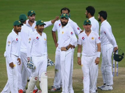 New Zealand wipes out Pakistan in test series by 2-0 | न्यूझीलंडने केला पाकिस्तानचा ‘सफाया’