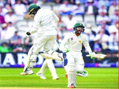 Pakistan beat England in first Test | पहिल्या कसोटीत पाकिस्तानची इंग्लंडवर मात