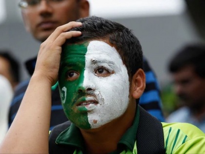 ICC World Cup 2019: England's victory but the Pakistan will be out of the wc | ICC World Cup 2019 : विजय इंग्लंडचा, पण बँड वाजला पाकिस्तानचा