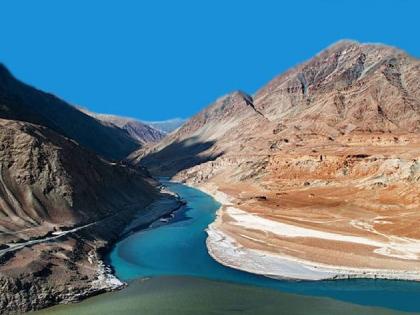 Indus Water Treaty Special Editorial Article | वाहत्या पाण्याला जेव्हा भाले फुटतात...