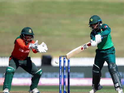 Pakistan innings tumbles as they lost 5 wickets in 13 balls vs Bangladesh registers first win in odi womens world cup | PAK vs BAN, Women's World Cup 2022: अरेरे... पाकिस्तानचा निम्मा संघ अवघ्या १३ चेंडूत माघारी; स्पर्धेतील सलग चौथा पराभव पदरी, बांगलादेशने दिला पराभवाचा धक्का