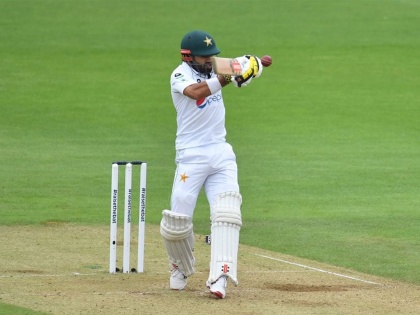 England vs Pakistan 2nd Test akistan Reach 223 for 9 As Bad Light Forces Early Stumps | दुसरी कसोटी: इंग्लंडविरुद्ध पाकची आव्हानात्मक मजल