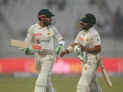 PAK vs ENG, 2nd Test : Pakistan collapse from 142 for 2 to 202 all out at Multan on Day two, England lead by 79 runs. | PAK vs ENG, 2nd Test : मुलतानचे 'सुलतान' बनायला गेले अन् शेपूट घातले! पाकिस्तानी ६० धावांत ढेपाळले, इंग्लंडने बारा वाजवले