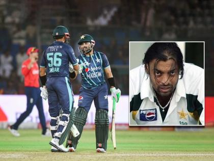 'Pakistan ne issi tarah pichle saal India ko maara tha': Shoaib Akhtar reacts after Babar Azam, Mohammad Rizwan fashion 10-wicket win against England in 2nd T20I  | IND vs PAK : "अशाच प्रकारे आम्ही टीम इंडियाची जिरवली होती!" बाबर-रिझवानचं कौतुक करताना Shoaib Akhtar बरळला