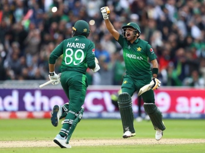 ICC World Cup 2019 : Pakistan at the 1992 World Cup and the 2019 World Cup, NOW it's getting spooky | ICC World Cup 2019 : आयसीसीलाही वाटू लागलंय वर्ल्ड कप पाकिस्तान जिंकणार, का ते जाणून घ्या?