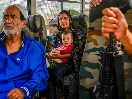 Every Pakistani must leave India, Indian government extends deadline for return | प्रत्येक पाकिस्तानीने भारत सोडला पाहिजे, भारत सरकारने परतण्याची अंतिम मुदत वाढवली Every Pakistani must leave India, Indian government extends deadline for return | प्रत्येक पाकिस्तानीने भारत सोडला पाहिजे, भारत सरकारने परतण्याची अंतिम मुदत वाढवली