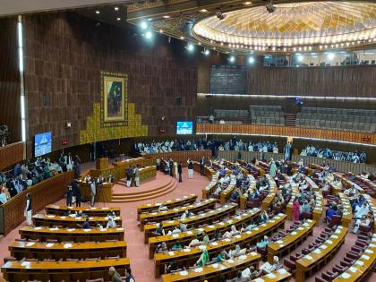 India-Pakistan Tension: Pakistan fears India; President calls for urgent special session of Parliament | पाकिस्तानच्या मनात भारताची भीती; राष्ट्रपतींनी तातडीनं बोलावली संसदेची विशेष बैठक India-Pakistan Tension: Pakistan fears India; President calls for urgent special session of Parliament | पाकिस्तानच्या मनात भारताची भीती; राष्ट्रपतींनी तातडीनं बोलावली संसदेची विशेष बैठक