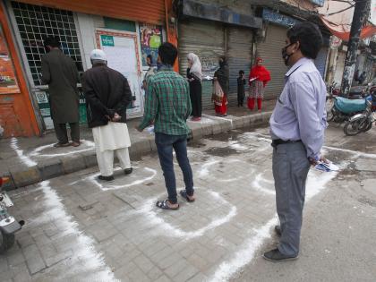 today situation in pakistan shops closed and the market closed too | पाकिस्तान... दुकाने बंद आणि बाजार सुने!