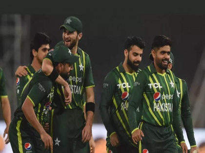 PAK vs NZ T20 Series Hosts Pakistan squad announced for series against New Zealand Mohammad Amir and Imad Wasim get chances  | PAK vs NZ: पाकिस्तानचा संघ जाहीर; फिक्सर किंगची एन्ट्री, शेजाऱ्यांनी उतरवला तगडा संघ