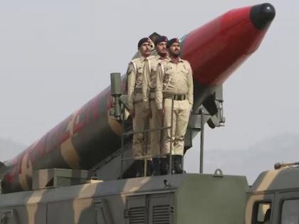 Pakistan is developing a nuclear-capable missile that can reach the US, US report reveals | पाकिस्तान तयार करतंय अमेरिकेपर्यंत मारा करणारं अण्वस्त्रवाहू क्षेपणास्त्र, अमेरिकेच्या अहवालातून गौप्यस्फोट Pakistan is developing a nuclear-capable missile that can reach the US, US report reveals | पाकिस्तान तयार करतंय अमेरिकेपर्यंत मारा करणारं अण्वस्त्रवाहू क्षेपणास्त्र, अमेरिकेच्या अहवालातून गौप्यस्फोट