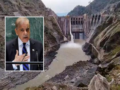 Pakistan water Crisis: wrote four letters to India for Indus water | ...अखेर पाकिस्तान वठणीवर आला; सिंधुच्या पाण्यासाठी भारतासमोर पसरले हात Pakistan water Crisis: wrote four letters to India for Indus water | ...अखेर पाकिस्तान वठणीवर आला; सिंधुच्या पाण्यासाठी भारतासमोर पसरले हात