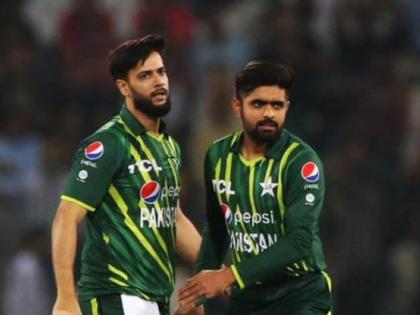 Pakistan's player Imad Wasim has announced his retirement from international cricket | पाकिस्तानच्या कर्णधारपदाची स्वप्नं पाहणाऱ्या खेळाडूची आंतरराष्ट्रीय क्रिकेटमधून निवृत्ती, तडकाफडकी राजीनामा