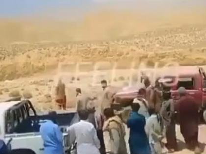 Video: Shocking incident of honor killing in Pakistan | Video: पाकिस्तानमध्ये ऑनर किलिंगची धक्कादायक घटना; 'तू मला फक्त गोळी...', तरुणीचे शेवटचे शब्द Video: Shocking incident of honor killing in Pakistan | Video: पाकिस्तानमध्ये ऑनर किलिंगची धक्कादायक घटना; 'तू मला फक्त गोळी...', तरुणीचे शेवटचे शब्द
