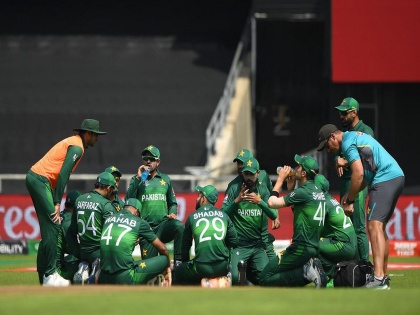 ICC World Cup 2019 : Mohammad Yousuf on Pakistan Semi hope, ''we need lightning to strike the Bangladesh team" | ICC World Cup 2019 : देव करो अन् बांगलादेश संघावर वीज पडो, पाकच्या माजी खेळाडूचे अजब साकडे