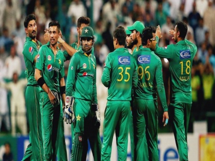 Pakistan announce squad for Australia tests; Mohammad Amir dropped | भारताविरुद्ध अपयशी ठरला म्हणून पाकिस्तान संघातून केली या गोलंदाजाची हकालपट्टी