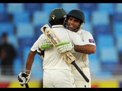 Former Pakistan batsman Taufeeq Umar tests positive for coronavirus svg | पदार्पणाच्या कसोटीत शतक झळकावणाऱ्या पाकिस्तानच्या सलामीवीराला कोरोना