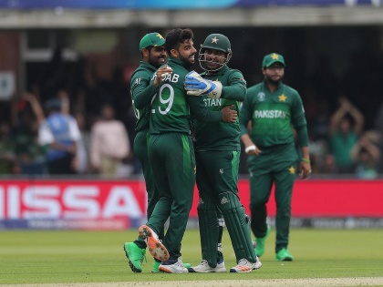 ICC World Cup 2019 : Pakistan captain Sarfaraz Ahmed responds to Shoaib Akhtar's criticism post India defeat | ICC World Cup 2019 : पाकिस्तानच्या खेळाडूंमध्ये रंगले शाब्दिक युद्ध; वाच कोण काय म्हणाले!