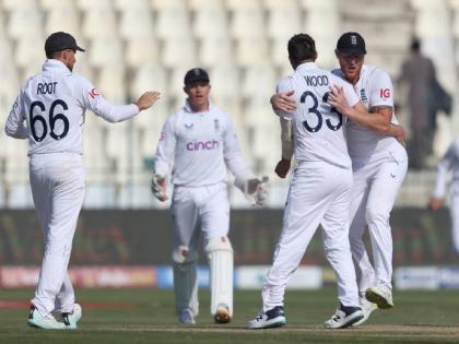 PAK vs ENG, 2nd Test : History: England won the Test series in Pakistan after 22 long years, England seal 26-run victory | PAK vs ENG, 2nd Test : इंग्लंडने इतिहास घडवला, पाकिस्तानला त्यांच्याच घरी लोळवलं; रावळपिंडीनंतर मुलतानवर नाक घासायला लावलं