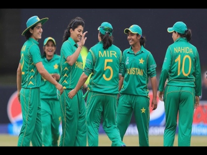 Pakistan Cricket Board Tags Women Cricketers in Pictures of Travel Bags; Results in Meme Fest on Twitter | पाकिस्तान क्रिकेट मंडळानं महिला खेळाडूंसाठी केलेलं ट्विट बनलं चर्चेचं कारण; नेटिझन्सनी चांगलेच धुतले!