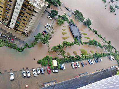 Heavy rains shattered the world | मुसळधार पावसाने विस्कटले संसार