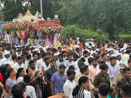 Ashadhi Wari 2025: State Government announces financial subsidy for every Dindi leaving for Ashadhi Wari Pandharpur | Ashadhi Wari 2025: आषाढी वारीसाठी निघणाऱ्या प्रत्येक दिंडीला सरकारकडून आर्थिक अनुदान जाहीर Ashadhi Wari 2025: State Government announces financial subsidy for every Dindi leaving for Ashadhi Wari Pandharpur | Ashadhi Wari 2025: आषाढी वारीसाठी निघणाऱ्या प्रत्येक दिंडीला सरकारकडून आर्थिक अनुदान जाहीर