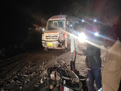 रुग्णवाहिकेने बाइकस्वारांना चिरडले, दोघांचा जागीच मृत्यू रुग्णवाहिकेने बाइकस्वारांना चिरडले, दोघांचा जागीच मृत्यू