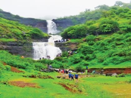 Tourists turn to rainy season tourism palghar district rainfall | पर्यटकांची पावले वळली पावसाळी पर्यटनाकडे !