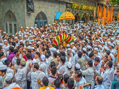 Sant Tukaram Palkhi leaves from Dehungari towards Pandharpur for Ashadi Ekadashi | देहूनगरी विठ्ठलमय! भाविकांची मांदियाळी, विठुरायाच्या भेटीला निघाला वैष्णवांचा मेळा