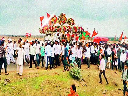 Tukoba's Palkhi leave for Baramati | तुकोबांच्या पालखीला निरोप, बारामतीकडे रवाना