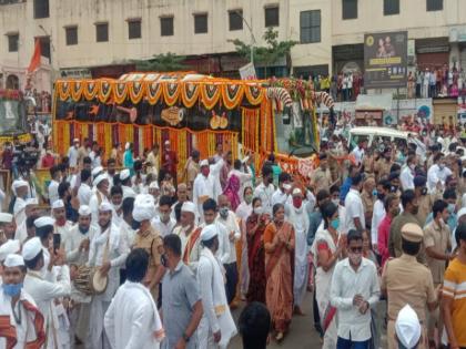 "Pundalik Varade Hari Vitthal, Shri Dnyandev Tukaram, Pandharinath Maharaj Ki Jai" sant dnyneshvar palkhi go to pandharpur | "पुंडलिक वरदे हरी विठ्ठल, श्री ज्ञानदेव तुकाराम" च्या जयघोषात 'ज्ञानोबा' निघाले विठ्ठलाच्या भेटीला