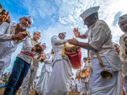 Ashadhi Vari Palkhi Sohal should be held in the Ministry of Planning | आषाढी वारी पालखी सोहळा नियोजनाची बैठक मुख्यमंत्र्यांनी मंत्रालयात घ्यावी