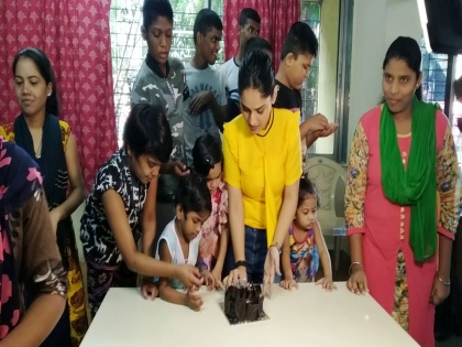 Pallavi Patil celebrates Birthday With Kids | अभिनेत्री पल्लवी पाटीलने सामाजिक बांधिलकी जपत साजरा केला वाढदिवस