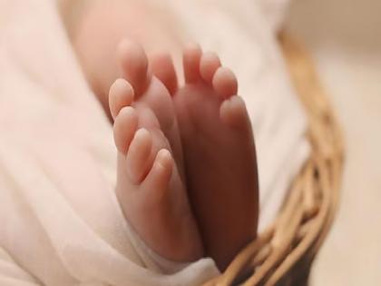 A living female infant was found under a bridge near Palaskhel Sangli | Sangli: पळसखेलजवळ पुलाखाली आढळले जिवंत स्त्री अर्भक A living female infant was found under a bridge near Palaskhel Sangli | Sangli: पळसखेलजवळ पुलाखाली आढळले जिवंत स्त्री अर्भक