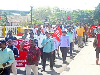 four thousand workers on the street rallies for various demands sloganeering against the government | चार हजार कामगार रस्त्यावर; विविध मागण्यांसाठी रॅली, सरकारविरोधात घोषणाबाजी