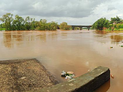 Water release from Radhanagari, Warna dams begins Water level of rivers increases 19 dams under water in Kolhapur district | Kolhapur: राधानगरी, वारणा धरणातून मोठ्या प्रमाणात विसर्ग सुरू; नदीच्या पाणी पातळीत वाढ, १९ बंधारे पाण्याखाली Water release from Radhanagari, Warna dams begins Water level of rivers increases 19 dams under water in Kolhapur district | Kolhapur: राधानगरी, वारणा धरणातून मोठ्या प्रमाणात विसर्ग सुरू; नदीच्या पाणी पातळीत वाढ, १९ बंधारे पाण्याखाली
