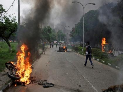 Panchkula burnt for political greed, HC rebuked the Haryana government, even on the central government | राजकीय स्वार्थासाठी पंचकुला जळू दिले, हायकोर्टाने हरयाणा सरकारला फटकारले, केंद्र सरकारवरही ताशेरे