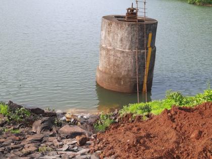 Panderi dam leak, administration rush | पंदेरी धरणाला गळती, नागरिकांना स्थलांतरित करण्याचे काम सुरू