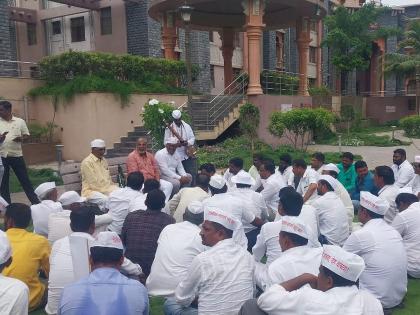 Give the Chief Minister the wisdom to cancel the Shakti Peeth highway...; Swabhimani Shetkari Sanghatana appeals to Vitthal of Pandharpur | शक्तीपीठ महामार्ग रद्द करण्याची मुख्यमंत्र्यांना सद्बुद्धी दे...; स्वाभिमानी शेतकरी संघटनेचे पंढरपूरच्या विठ्ठलाला साकडे Give the Chief Minister the wisdom to cancel the Shakti Peeth highway...; Swabhimani Shetkari Sanghatana appeals to Vitthal of Pandharpur | शक्तीपीठ महामार्ग रद्द करण्याची मुख्यमंत्र्यांना सद्बुद्धी दे...; स्वाभिमानी शेतकरी संघटनेचे पंढरपूरच्या विठ्ठलाला साकडे