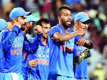 Team India tops in ODIs, third place in Kangaroo | एकदिवसीय क्रिकेटमध्येही टीम इंडिया अव्वल, कांगारुंची तिस-या स्थानी घसरण