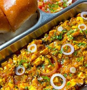 पनीरची अशी भाजी कधीच खाल्ली नसेल! हॉटेलची चव विसराल जेव्हा घरीच कराल झणझणीत 'पनीर खिमा मसाला'...