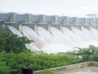 Demand for taping of tap water in a streamed river with two nallahs | तापीचे पाणी दोन नाल्यांसह सुकळ नदीत टाकण्याची मागणी