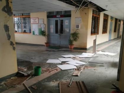 Heavy rains continue to cause landslides The roof of the Chemistry Department of Goa University fell | मुसळधार पावसाने गोव्यात पडझडीच्या घटना सुरूच; पुढील तीन दिवस राज्यात ऑरेंज अलर्ट