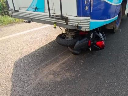 Goa: Youth riding bike without helmet seriously injured in accident | Goa: विना हेल्मेट दुचाकीने जाणारा तरुण अपघातात गंभीर जखमी