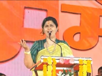 Pankaja Munde clearly spoke and hinted at the displeasure of being left out, talk of leaving the party, at the Dussehra gathering. | Pankaja Munde: सतत डावलल्याने नाराजी, पक्ष सोडण्याच्या चर्चा, दसरा मेळाव्यात पंकजा मुंडे, स्पष्टच बोलल्या, दिले असे संकेत